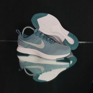 NEW Nike Dualtone Racer iced jade